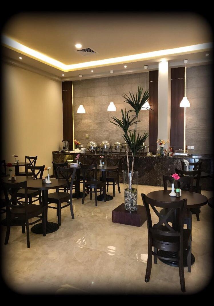 暮巴拉兹百合酒店套房 胡富夫 外观 照片
