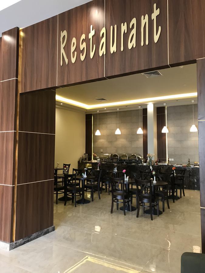 暮巴拉兹百合酒店套房 胡富夫 外观 照片